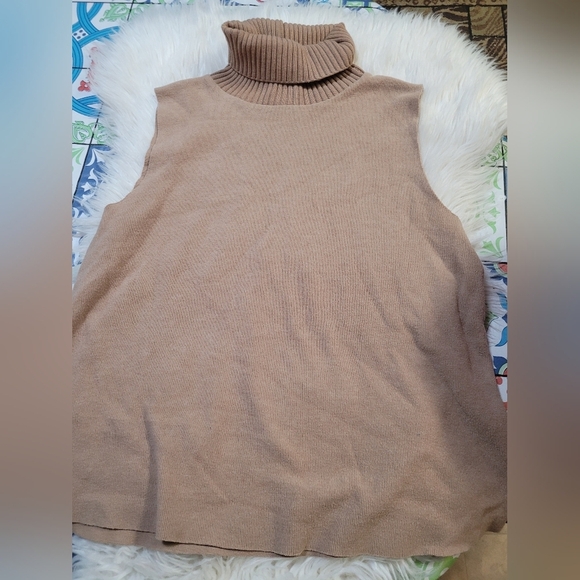 Zara Beige Turtleneck Sweater Vest - Picture 2 of 6